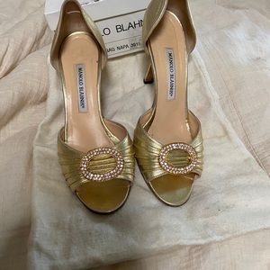 Manolo blahnik d’Orsay pump